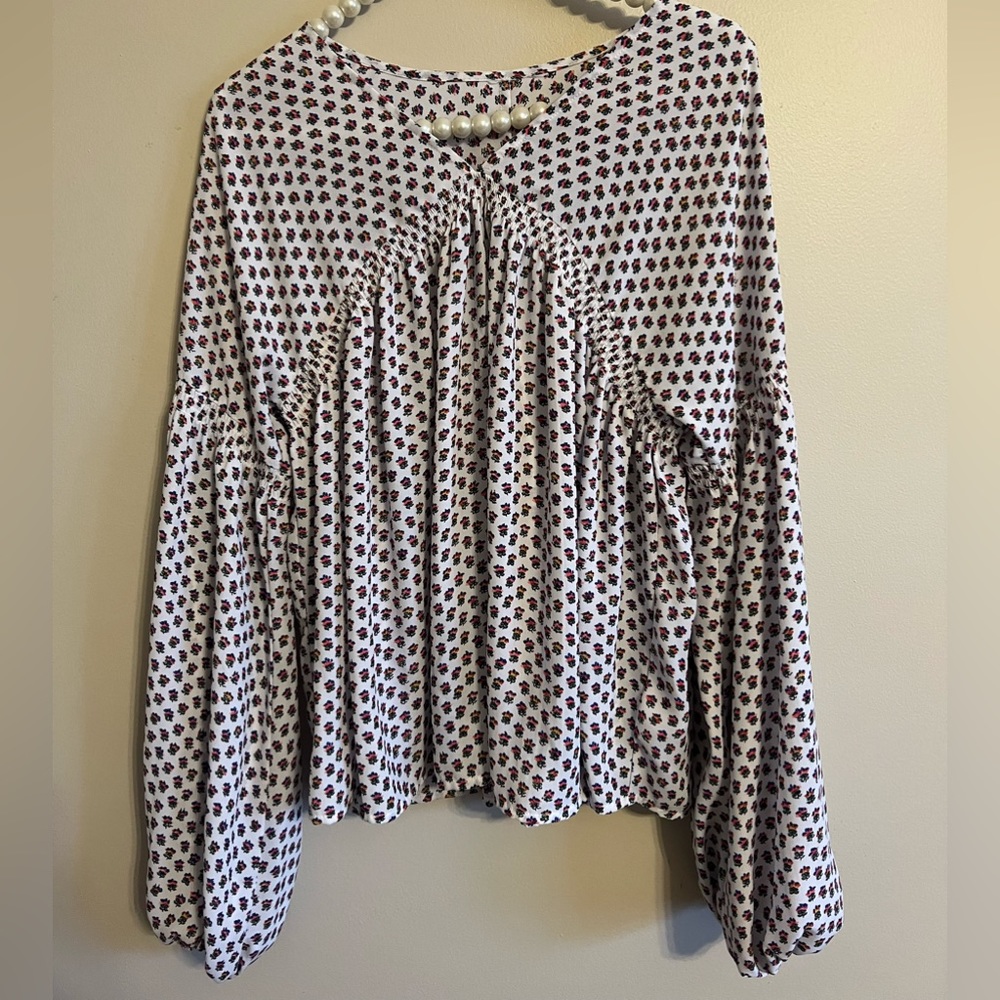 Peasant top with bell sleeves Size Small